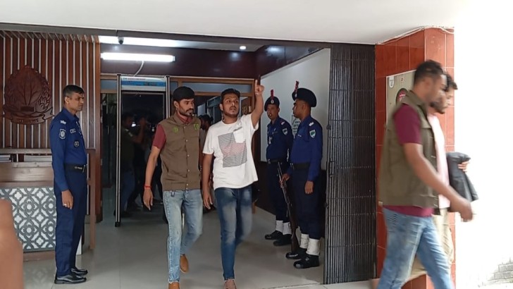 ছবি: নিউজ এক্সপ্রেস